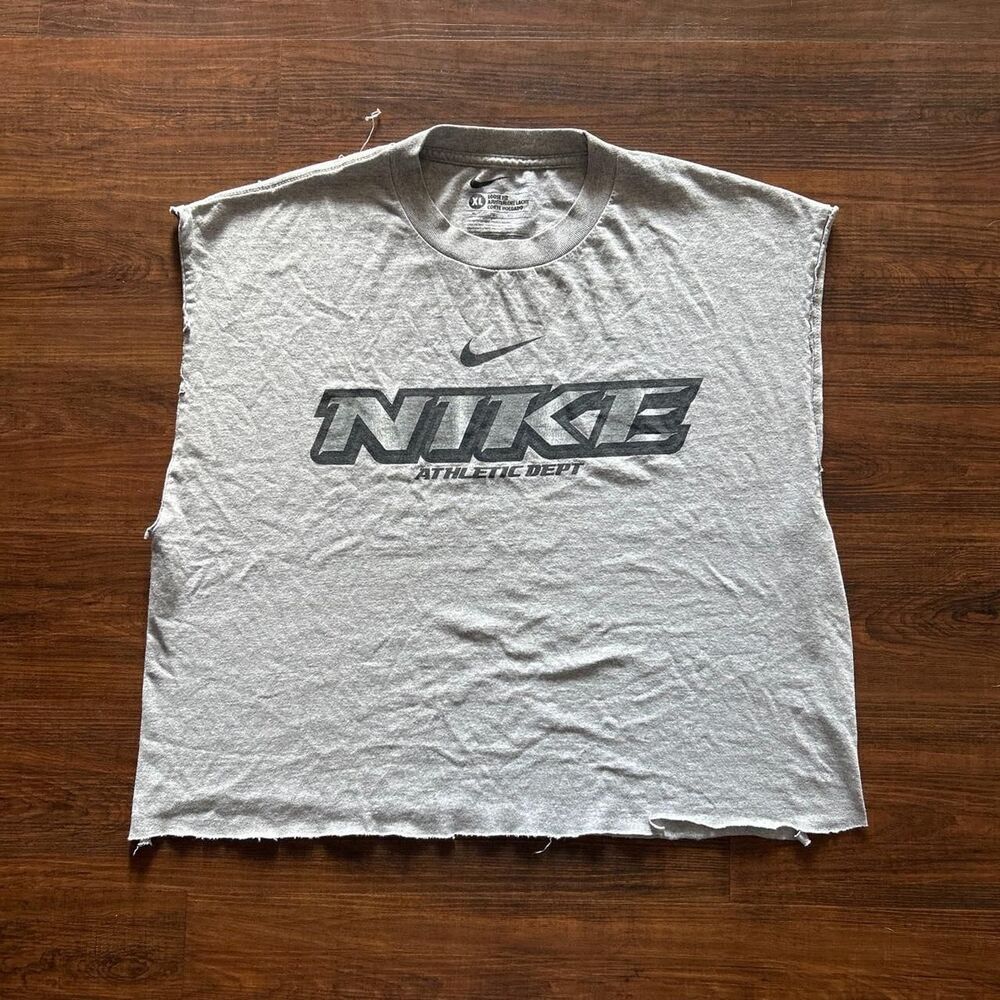 Nike Women's Grey T-shirt
